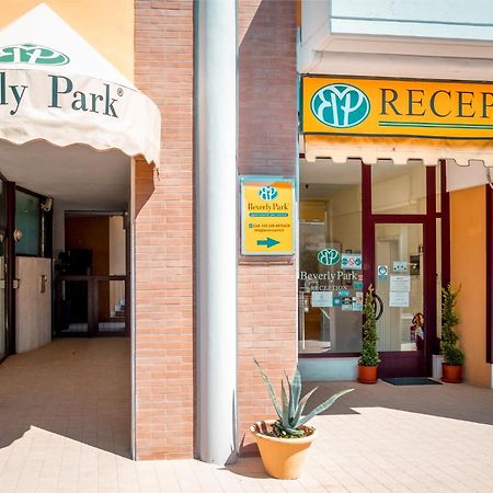 Beverly Park Residence Тирения Екстериор снимка