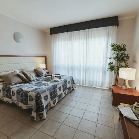 Beverly Park Residence Тирения Екстериор снимка