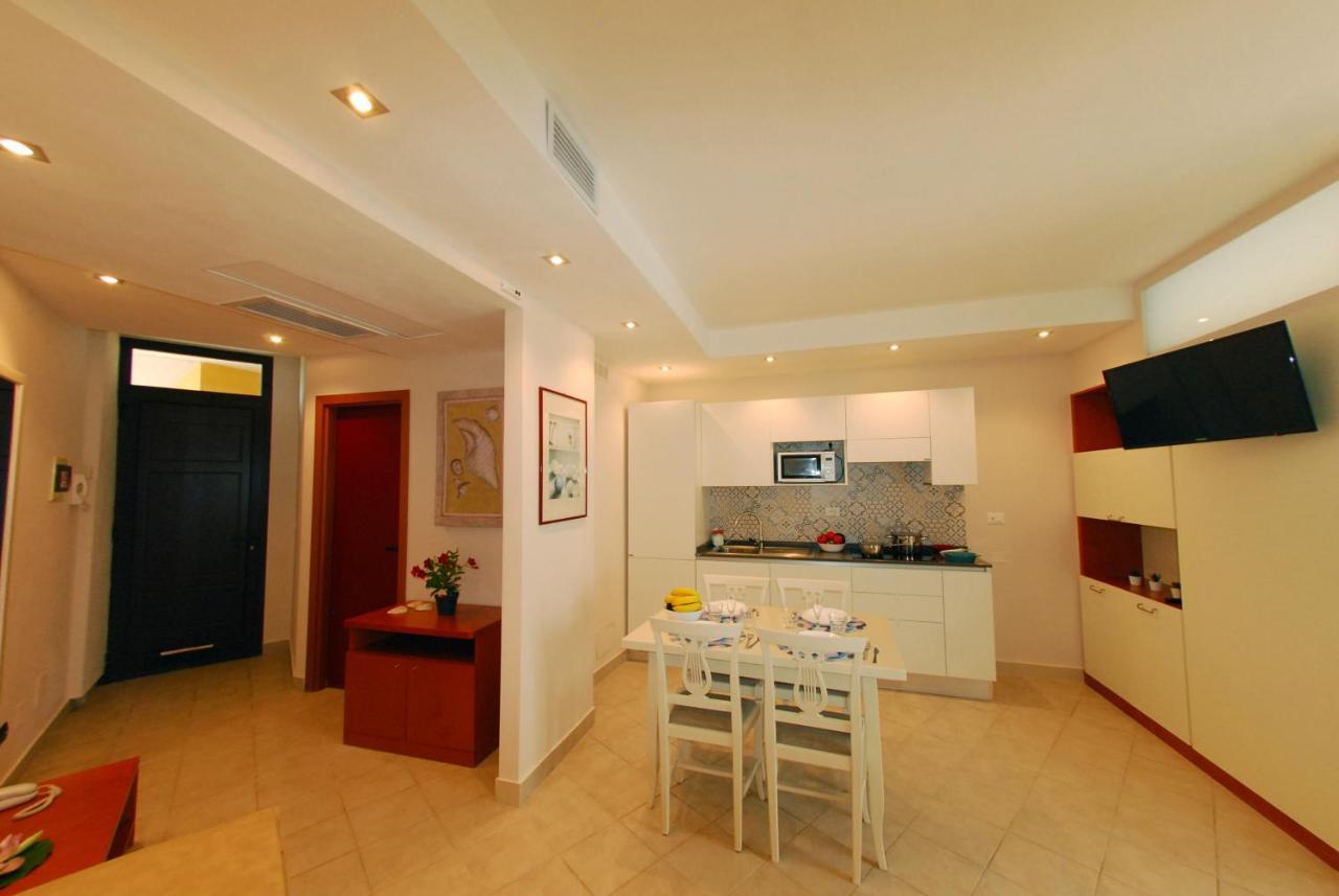 Beverly Park Residence Тирения Екстериор снимка