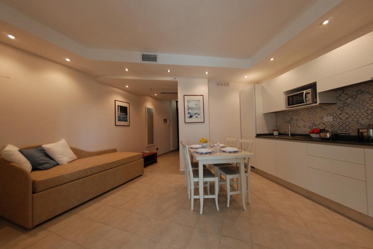Beverly Park Residence Тирения Екстериор снимка