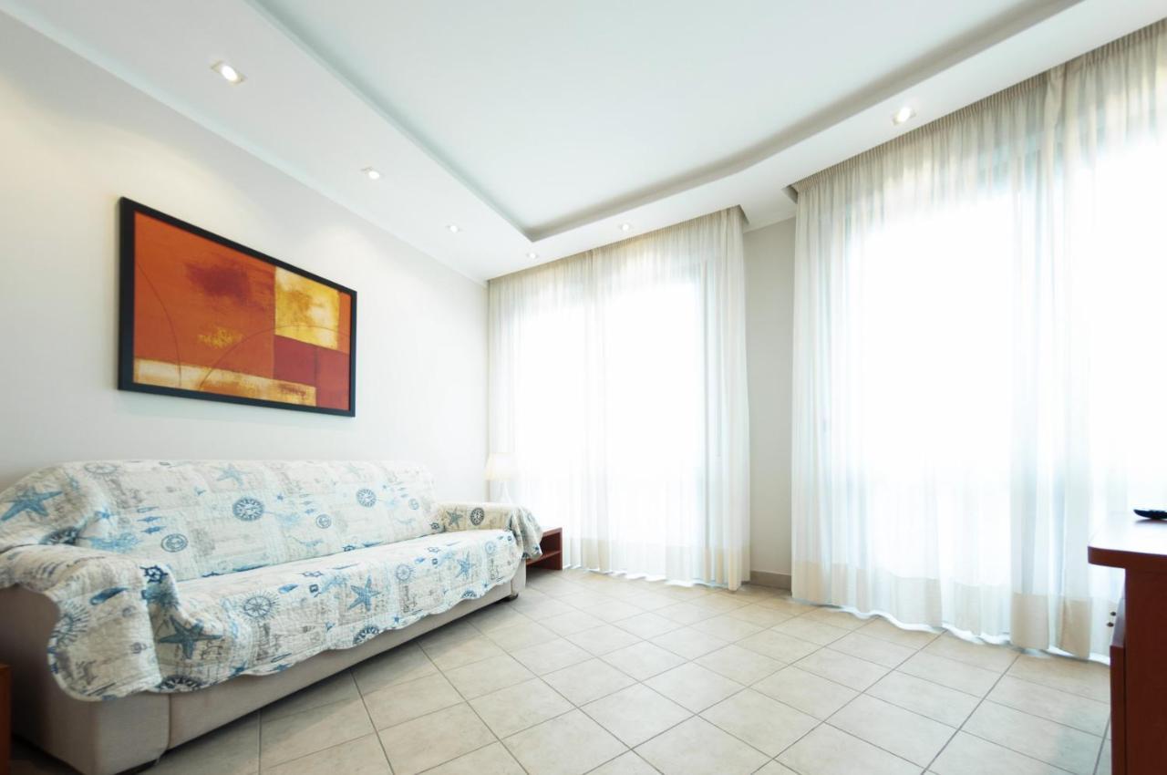 Beverly Park Residence Тирения Екстериор снимка