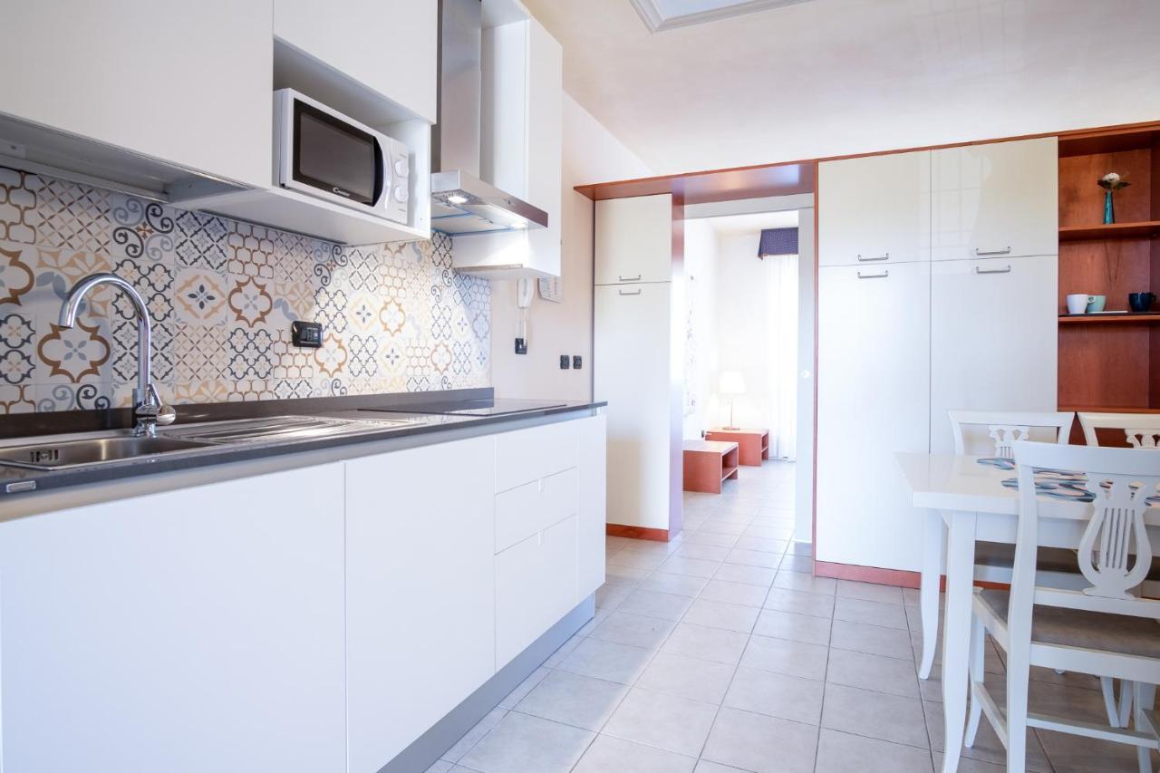 Beverly Park Residence Тирения Екстериор снимка