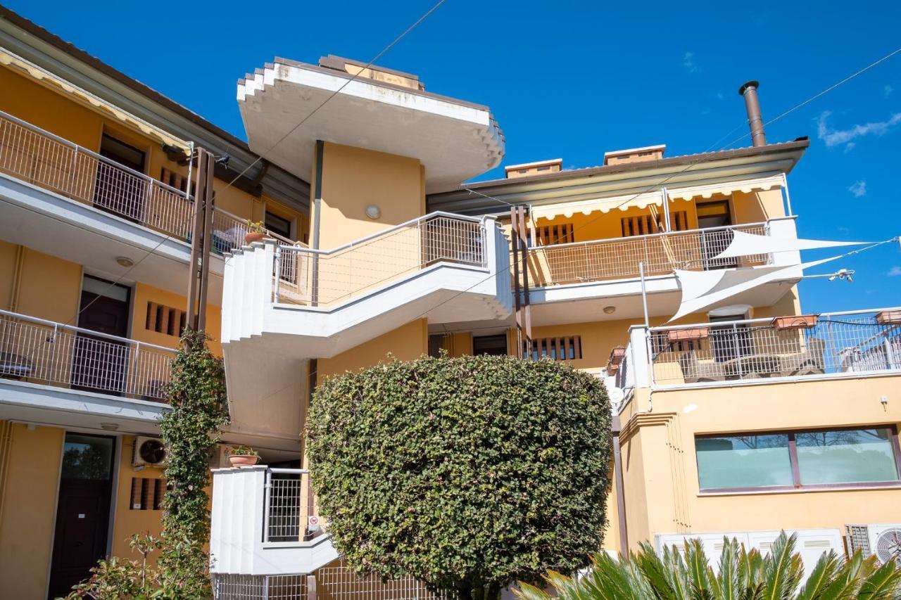 Beverly Park Residence Тирения Екстериор снимка