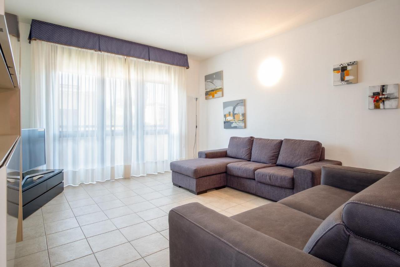 Beverly Park Residence Тирения Екстериор снимка