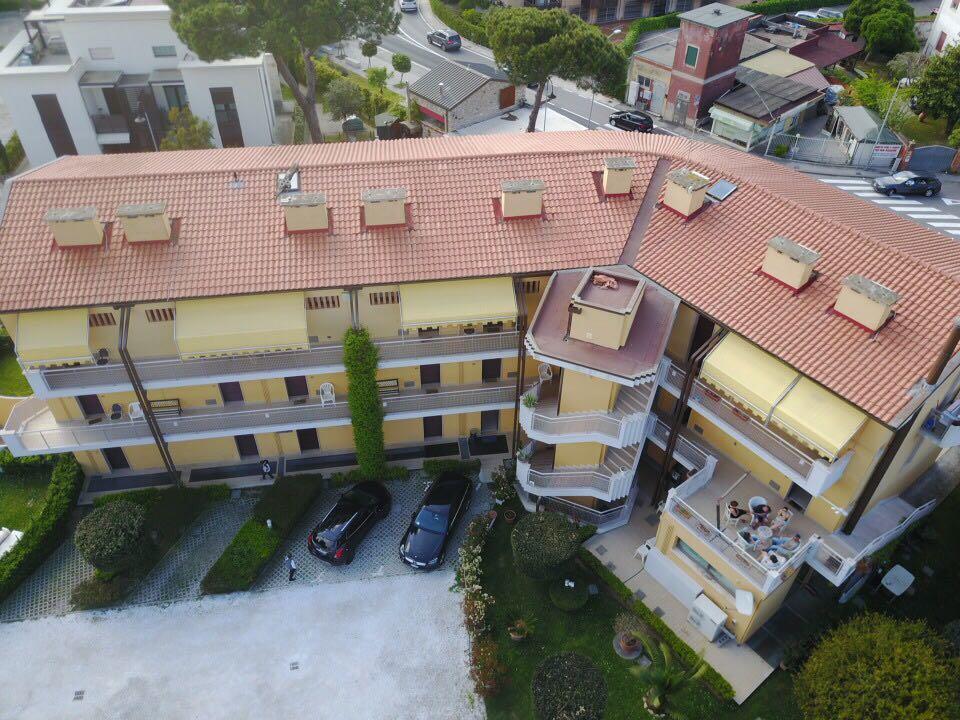 Beverly Park Residence Тирения Екстериор снимка